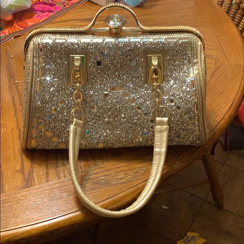 The extravagance satchel. New!